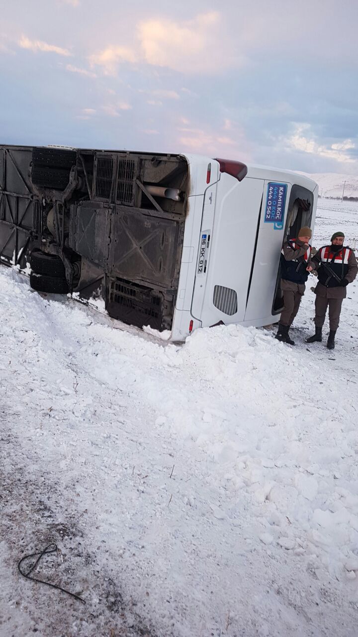 çay Konya Yolunda Gizli Buzlanma Nedeniyle Kaza