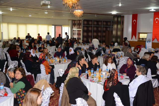 Dinar Belediyesi Tarafından Kadınlar Günü Etkinliği Düzenlendi