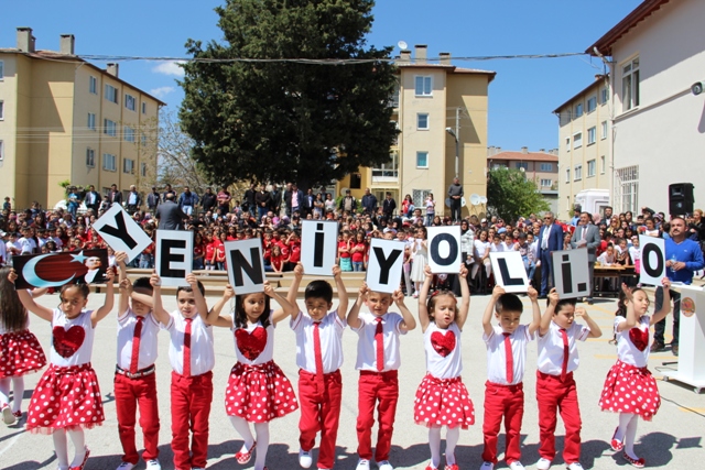 Yeniyol'da 23 Nisan çoşkuyla Kutlandı