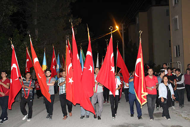 Dinar'da Demokrasi şehitleri Anıldı