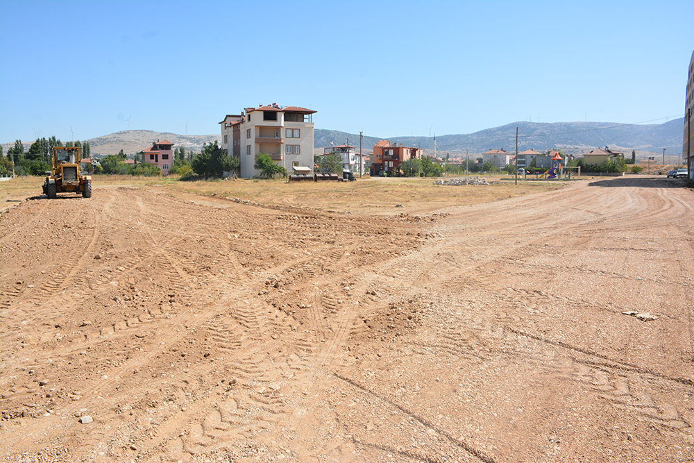 Dinar'da Yol Yapım çalışmaları Devam Ediyor