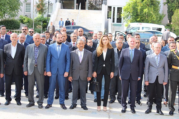 Dinar'da çelenk Sunma Programı Gerçekleştirildi