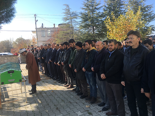 Acı Kaybımız Muhtar Mustafa Uysal Toprağa Verildi