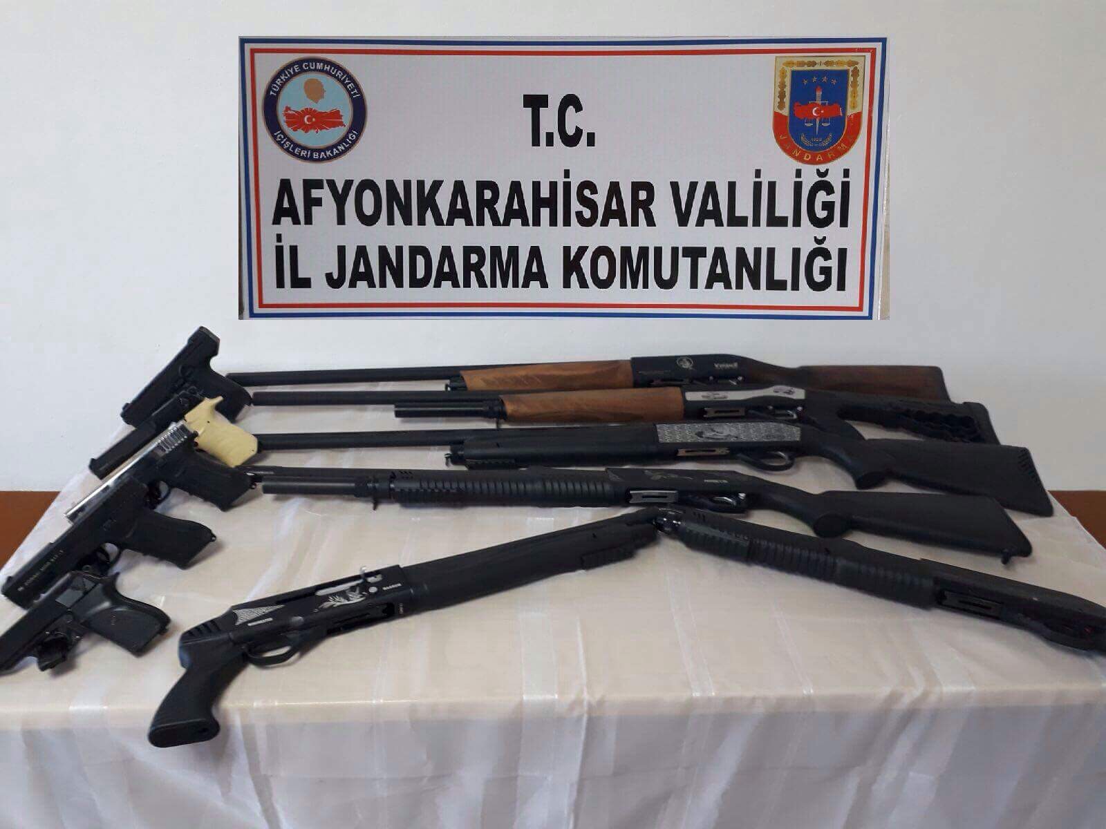 Tatarlı’da Ruhsatsız Silah Ele Geçirildi