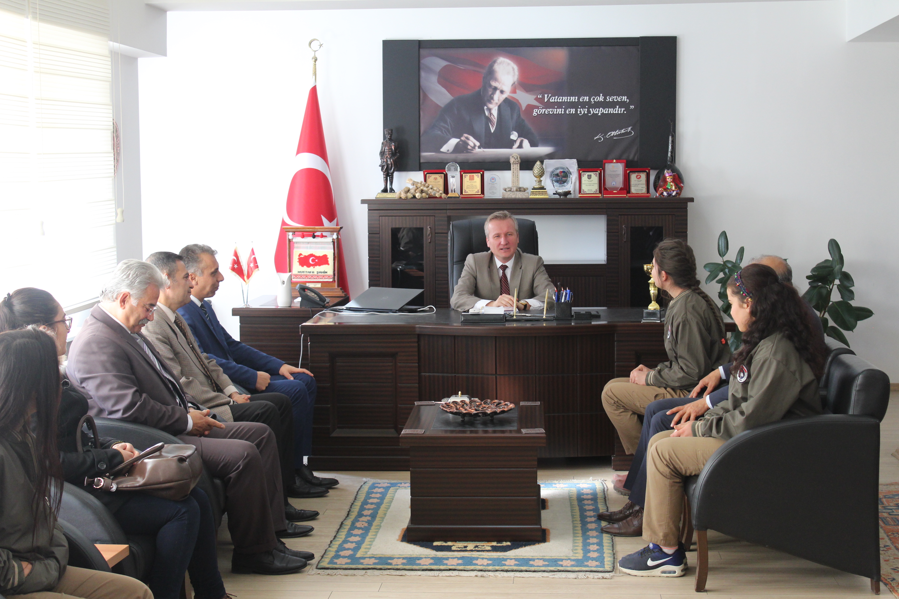 Mehmet çavuş Anadolu Lisesi Kaymakamımız şahin'i Ziyaret Etti