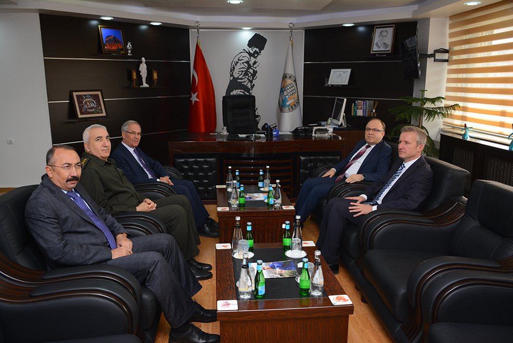 Vali Tutulmaz Başkan Acar’ı Makamında Ziyaret Etti