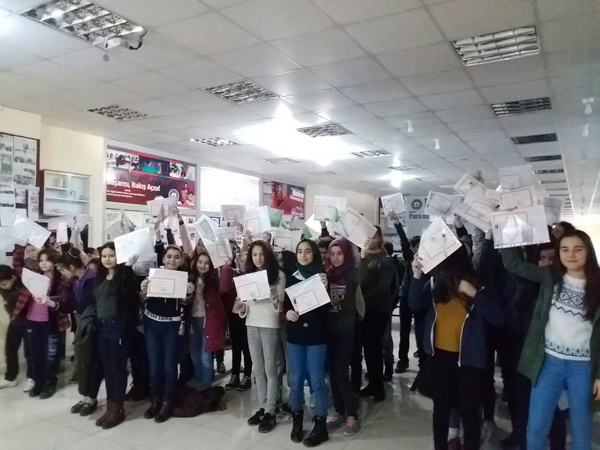 özel Kolej’de 83 öğrenci Karnesini Aldı