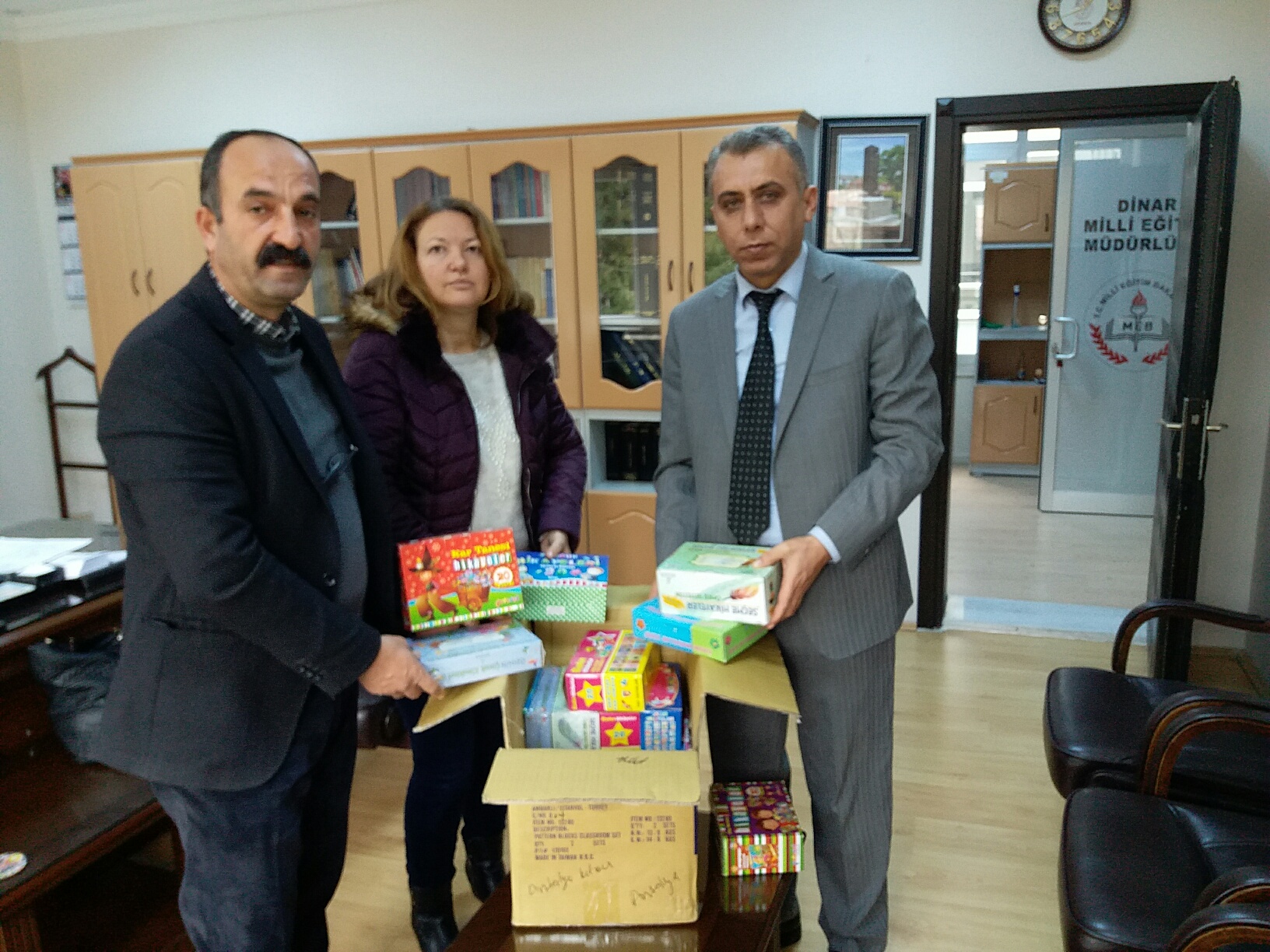 Turgay Koşar’ Dan öğrencilere Karne Hediyesi.