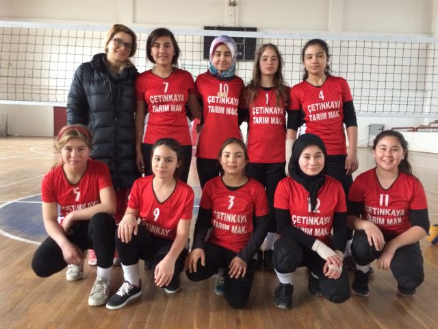 Dinar’da Yıldız Kızlar Voleybol Maçları Tamamlandı.