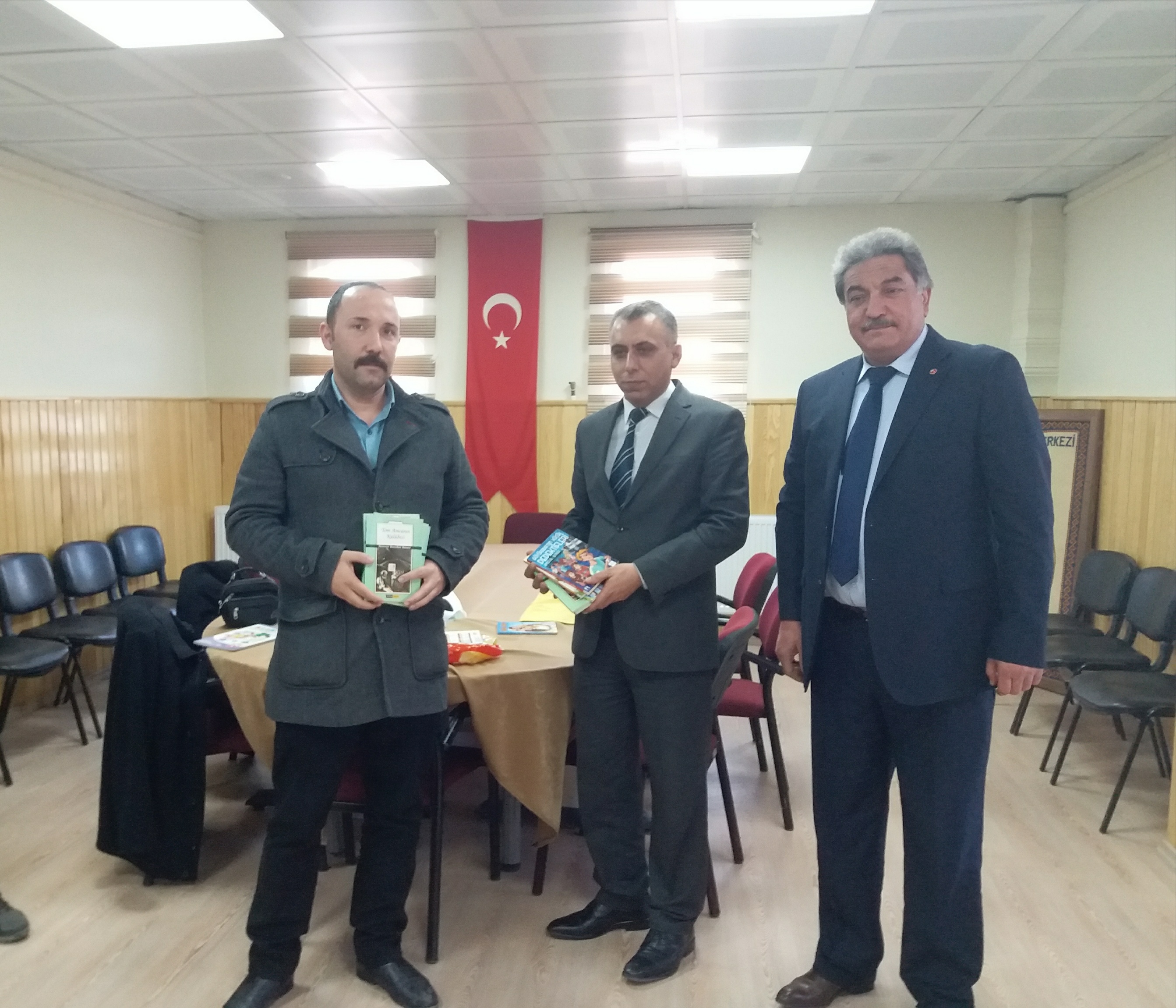 Hayırsever ısmıhan Koşar' Dan öğrencilere Kitap Bağışı