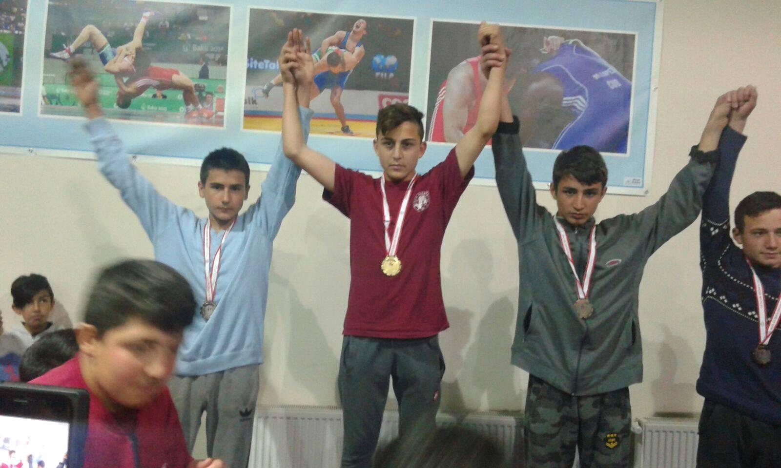 Dinar Belediye Spor Güreş Takımı İl şampiyonu Oldu