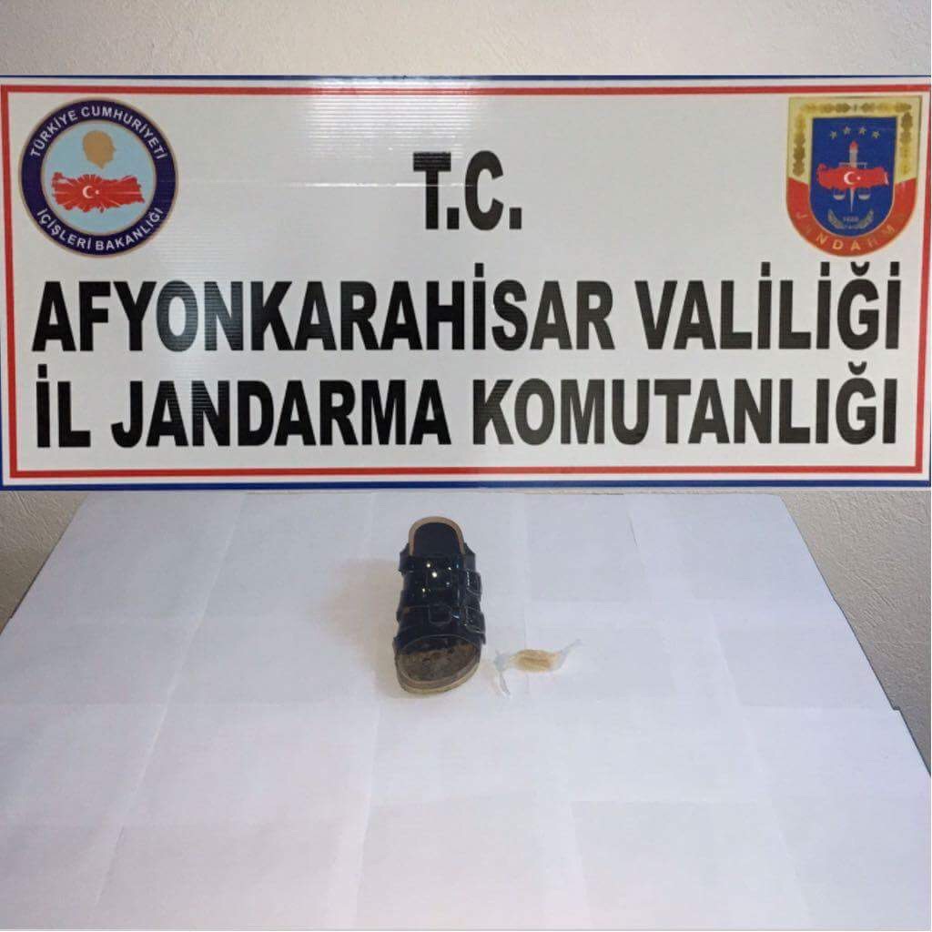 Dinar'da Terlik İçinde Eroin Maddesi Yakalandı