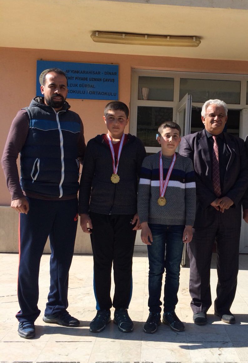 Afyonkarahisar Da Güreş Birincisi Dinarlı Aslantürk Kardeşler Oldu