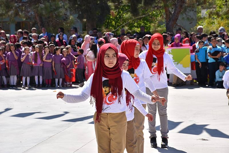 Dazkırı’da 23 Nisan Coşkusu