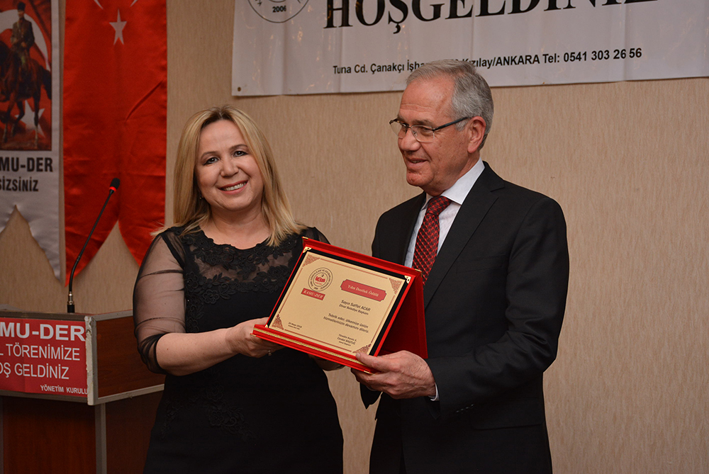 Başkan Saffet Acar’a Yılın Dostluk ödülü Verildi