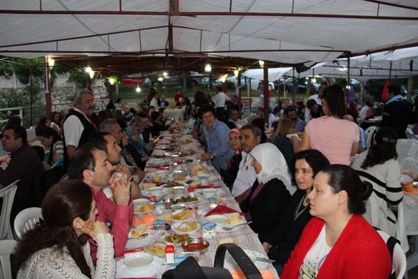 Dinar’da Huzur evi iftar yemeği verdi