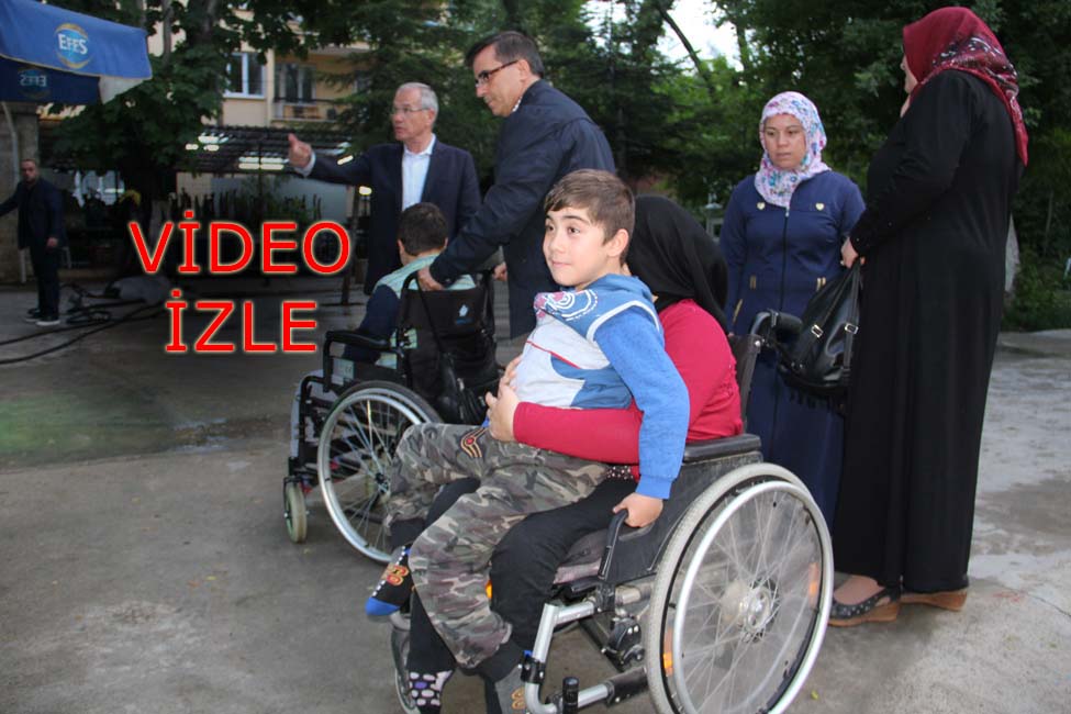 Başkan Acar, Engelli Kardeşlerimize İftar Yemeği Verdi