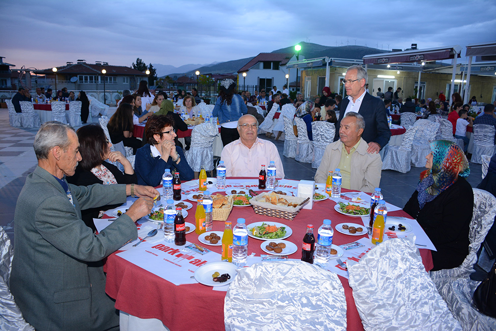 Başkan Saffet Acar’dan İftar Programları Devam Ediyor