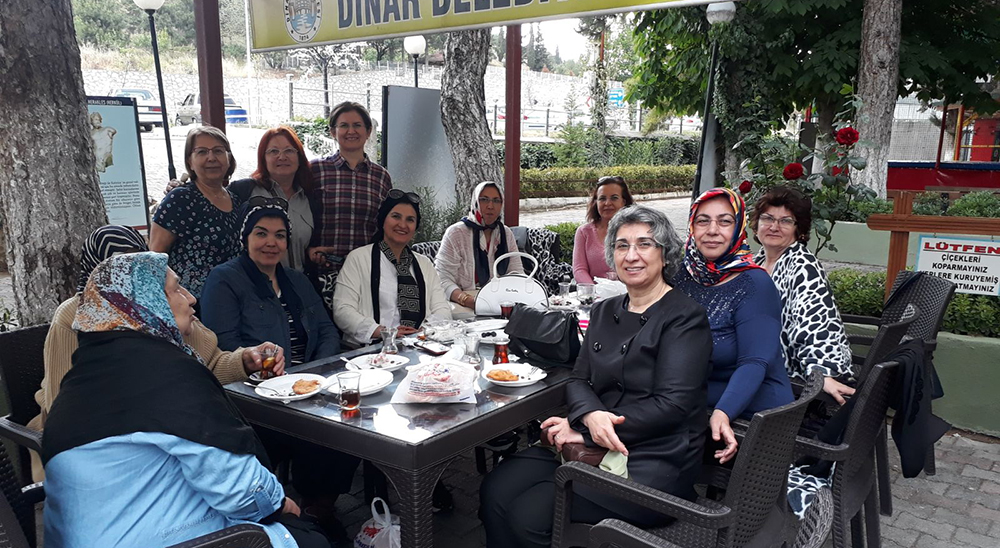 Bayanlar İstişarde Bulundu