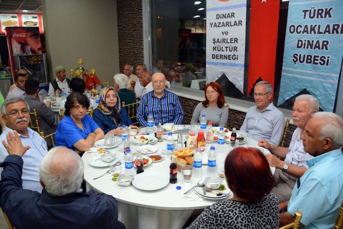 Başkan Acar, Türk Ocakları, şair Ve Yazarlar İle İftarda Buluştu