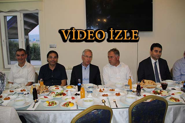Başkan Acar, İyi Parti Afyonkarahisar Milletvekili Adaylarına İftar Sofrası Kurdurdu.