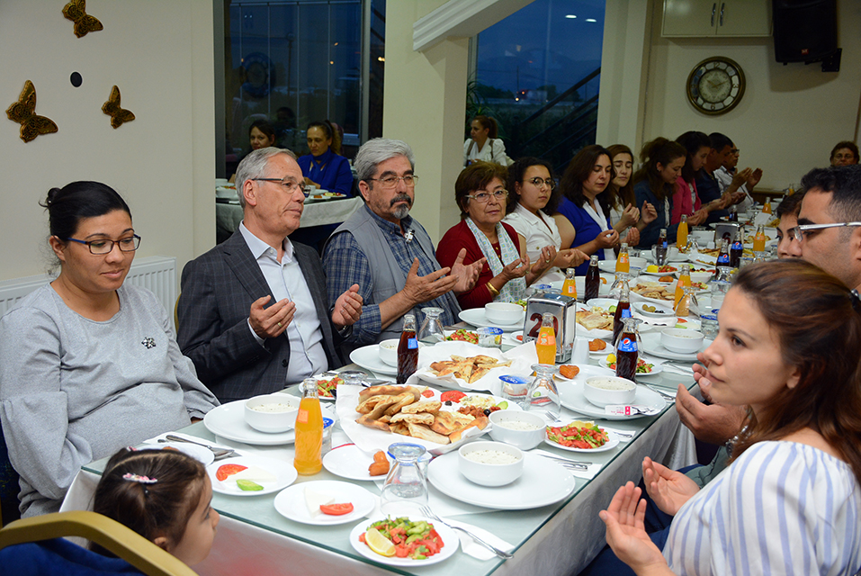 Saffet Acar, İyi Parti Gençlik Kolları İle İftar Yemeğinde Buluştu