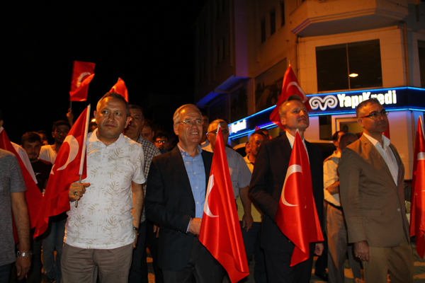 Dinar'da 15 Temmuz Gece Nöbeti