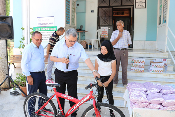 Dinar'da öğrencilere ödülleri Verildi