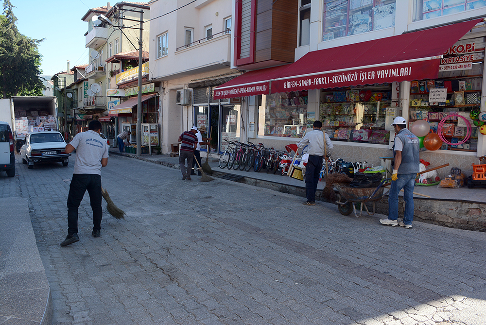 Dinar'da Genel Bayram Temizliği Yapıldı