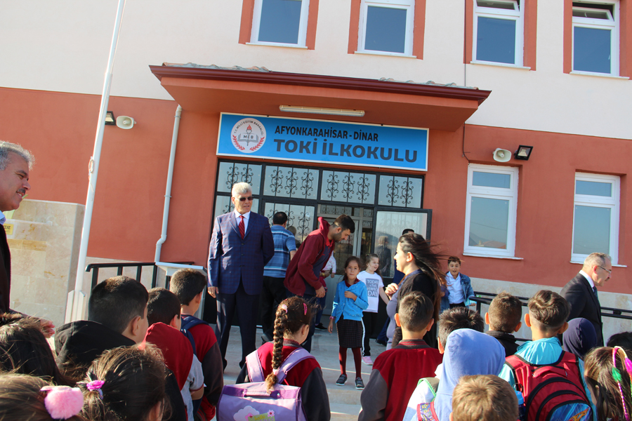 Dinar Toki İlkokulunda öğrenciler İçin Ders Zili çaldı