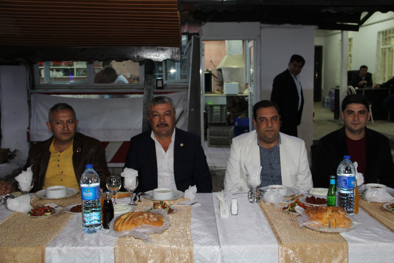 Dinar’da Ziraat Odası Başkanı Güçlü Muhtarlarla Buluştu.