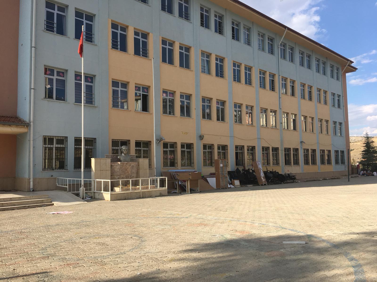 Eski Milli Eğitim Müdürü Tahtaoğlu'nu Arar Olduk