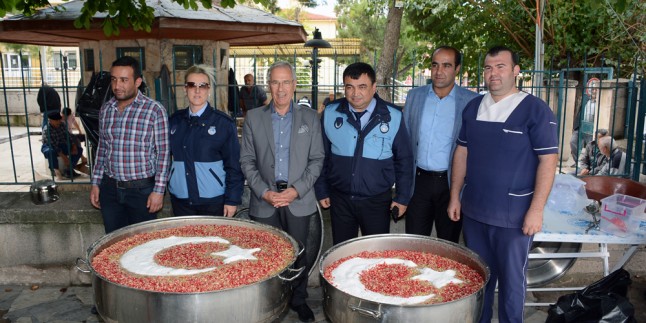 Muharrem Ayı Ve Deprem şehitleri İçin Aşure Dağıtıldı