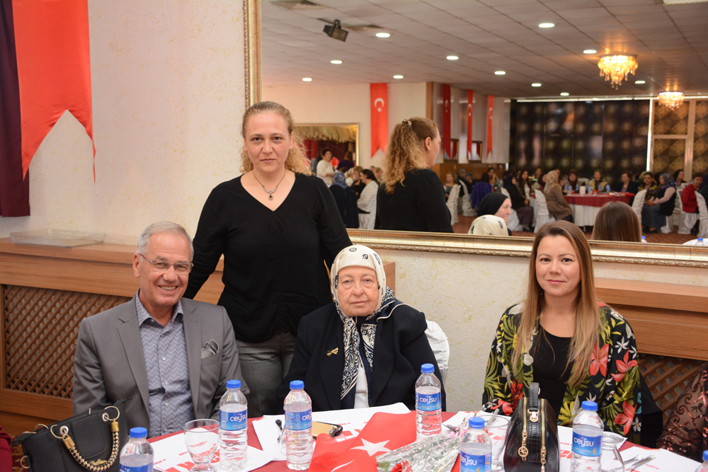 Dinarlı Bayanlar Cumhuriyet çayında Buluştu