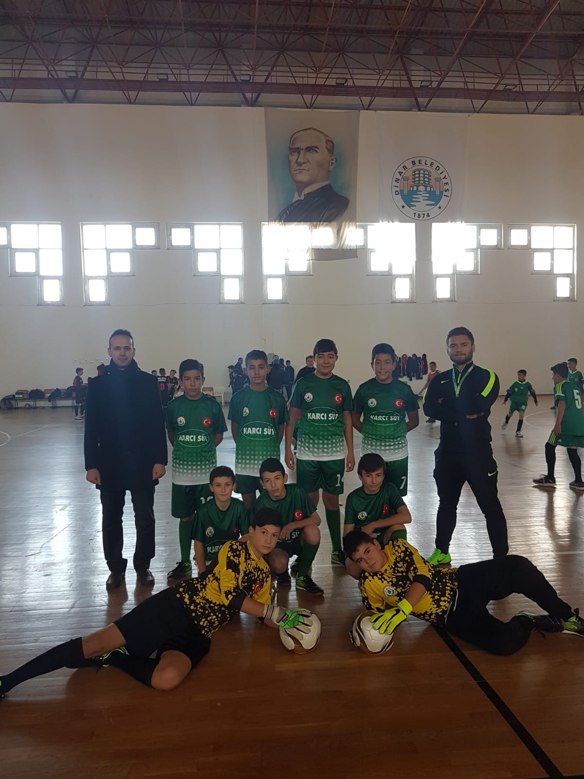 Dinar’da Yıldız Kız Ve Erkekler Futsal Maçları Tamamlandı.