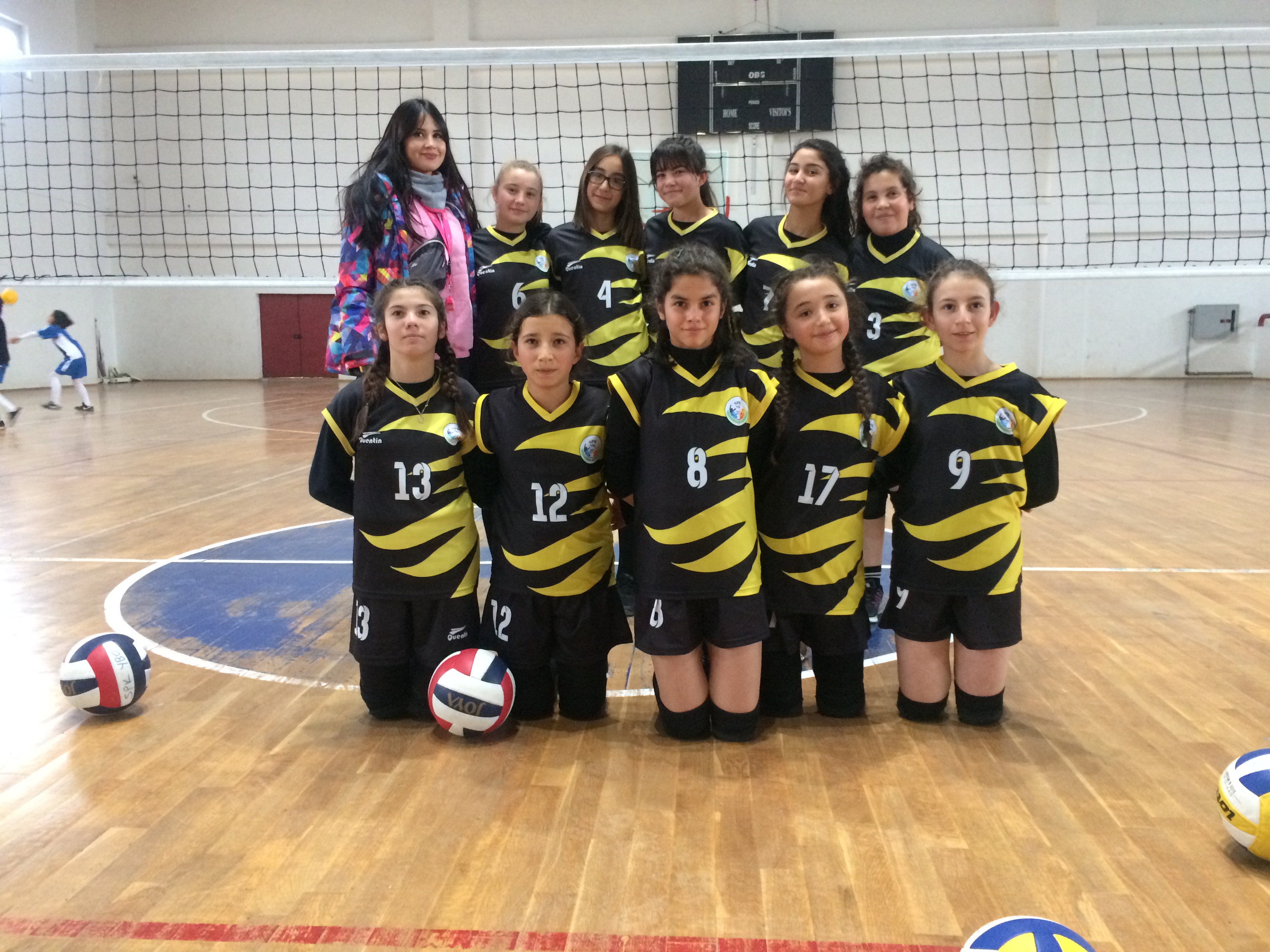 Dinar’da Yıldız Kızlar Voleybol Maçları Tamamlandı.