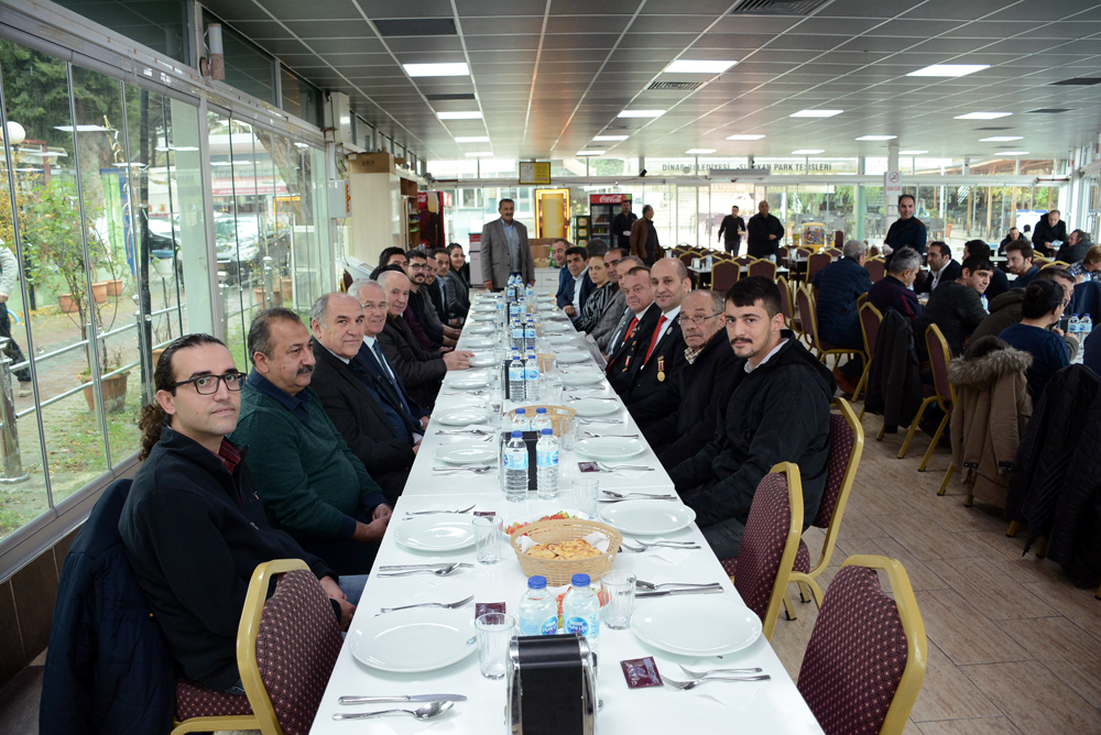 Dinar Belediye Başkanı Saffet Acar, 5 Aralık Dünya Mühendislerle Yemekte Buluştu