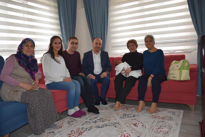 Dazkırı Belediye Başkanı Taylan 150. Bebeği Ziyaret Etti