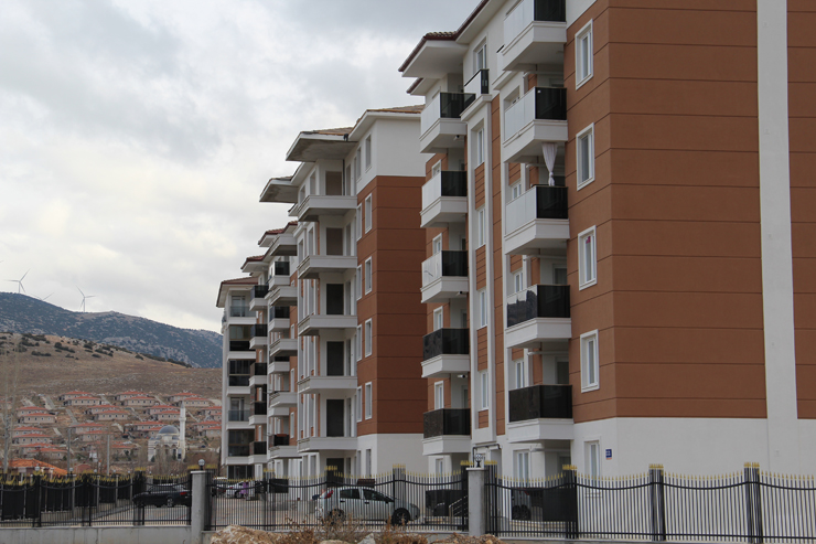 Dinarda Kandemir Mimarlık Fore Kazık Sistemiyle Binalarını Depremden Koruyor