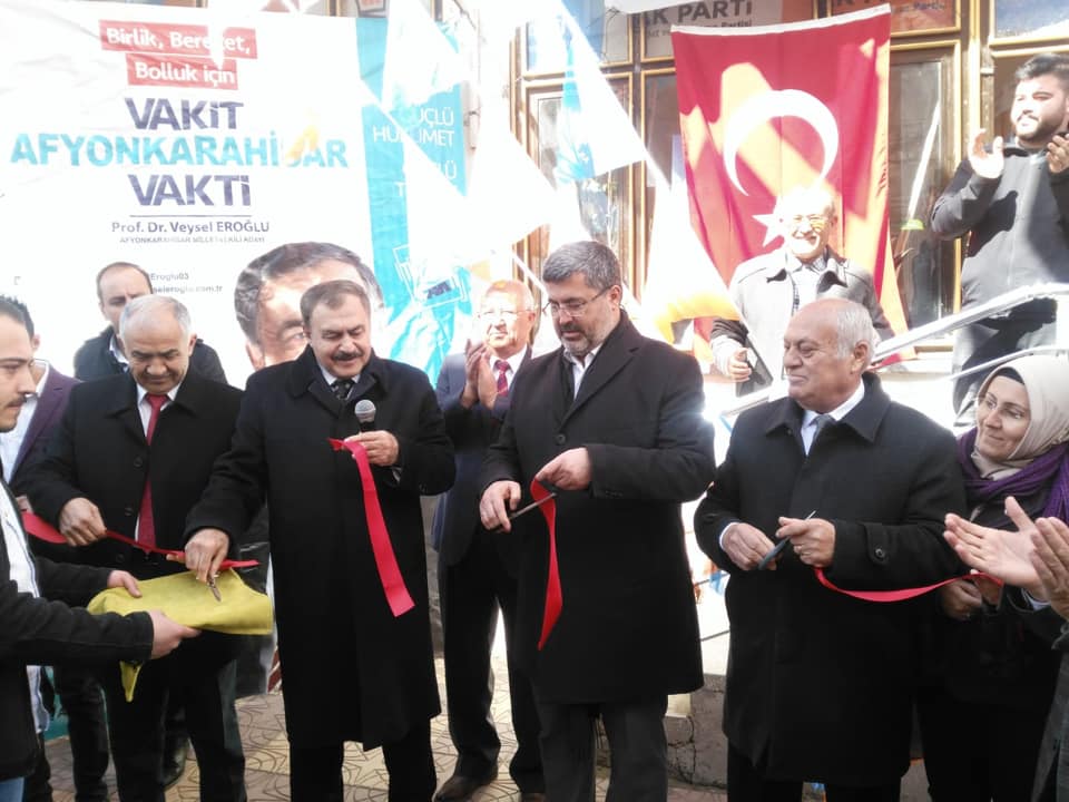 Dazkırı'da Ak Parti Seçim Bürosu Açıldı