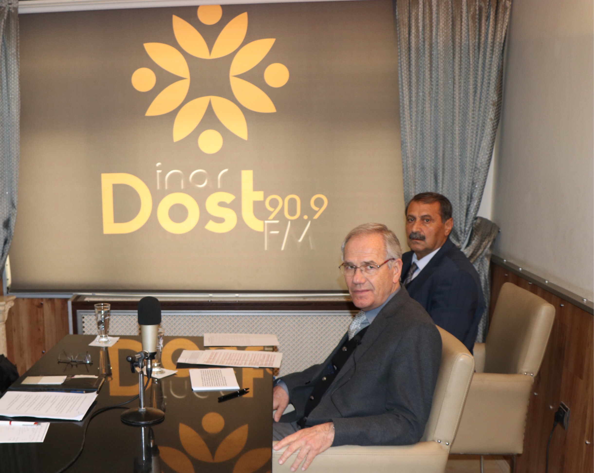Başkan Acar Radyo Programında Bir Spikerin Sorularını Yanıtladı