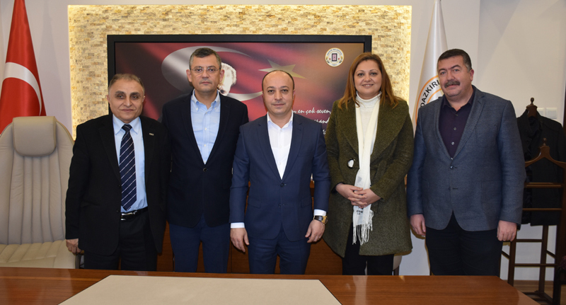 Dazkırı Belediyesini Gurup Başkanvekili özel Ve Mv. Köksal Ziyaret Etti