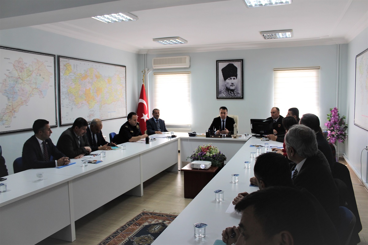 Dinar’da Yasa Dışı Kenevir Ekimi Toplantısı Yapıldı