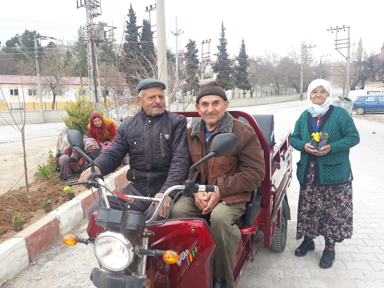 Dinar pınarbaşı Mahallesi Bahara Hazırlanıyor