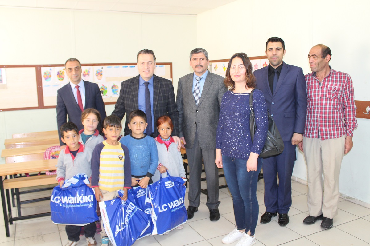 Yunus Emre İlkokulunda çocuklarımızı Sevindirdik