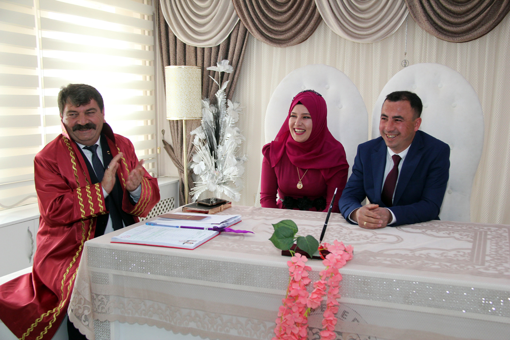 Belediye Başkanı Nihat Sarı İlk Nikahını Kıydı
