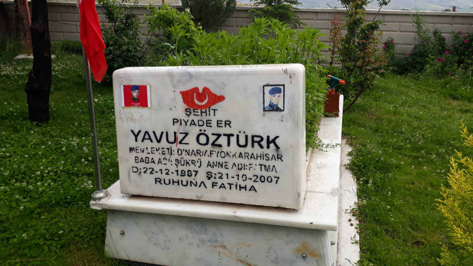 Dinar'da şehit Mezarlıkları Temizlendi