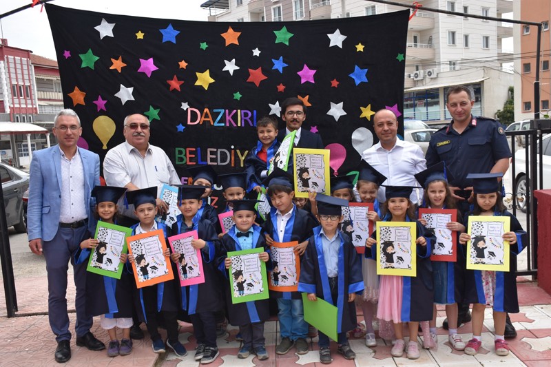 Dazkırı'da Kreşin 4.mezunları