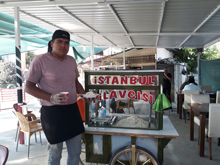 Dinar İlçemizde İstanbul Pilavcısı Hizmete Girdi