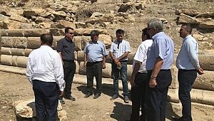 Dinar Apameia Antik Tiyatro Kazısı Yerinde İncelendi